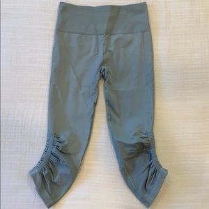 Lululemon crop leggings